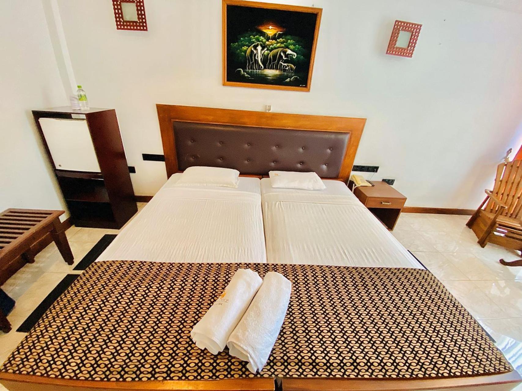 Ceylan Lodge Anuradhapura Exterior foto